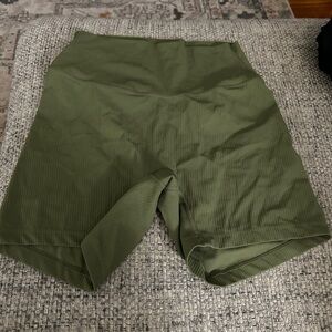 Paragon Fitwear Green Shorts M